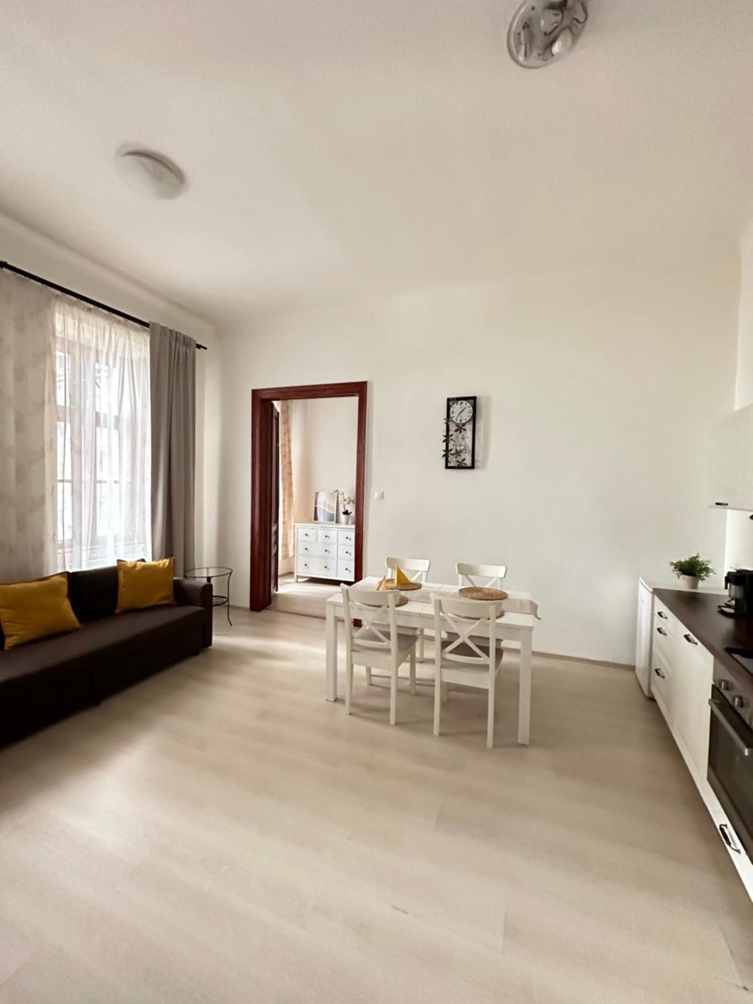 Apartment In Historical Part - Old Town Top Address Bratysława Zewnętrze zdjęcie